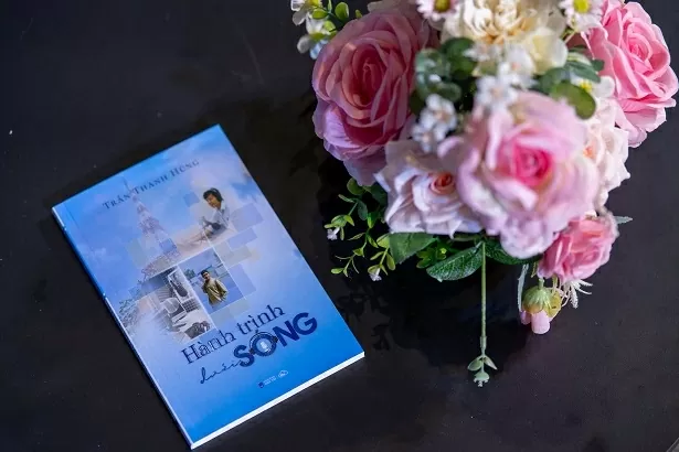 Ra mắt sách ‘Hành trình dưới sóng: Gần hai thập kỷ với nghề phát thanh’ Ra mắt sách ‘Hành trình dưới sóng': Lát cắt trung thực của nghề báo nói