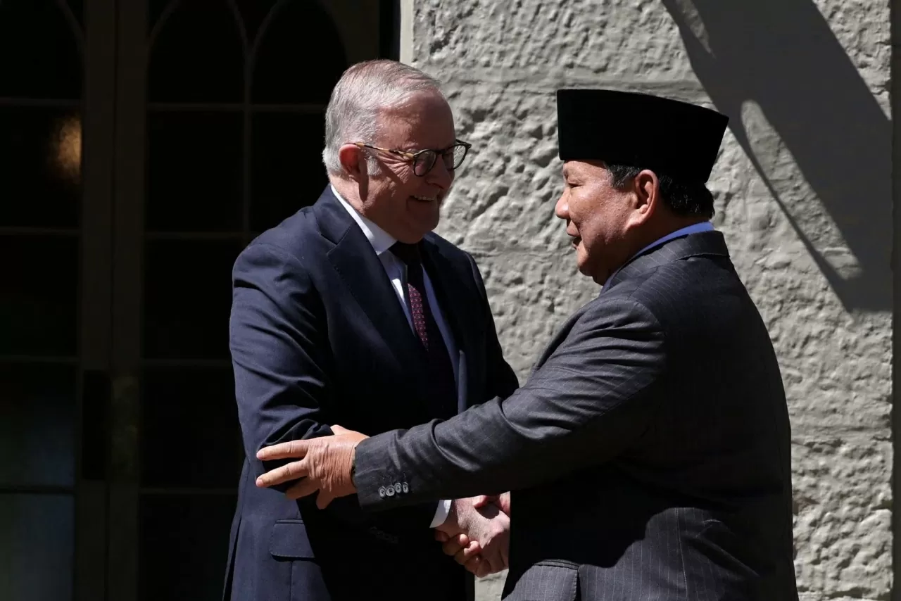 Thủ tướng Australia Anthony Albanese đón tiếp Tổng thống Indonesia Prabowo Subianto tại Sydney, ngày 12/11. (Nguồn: CNA)