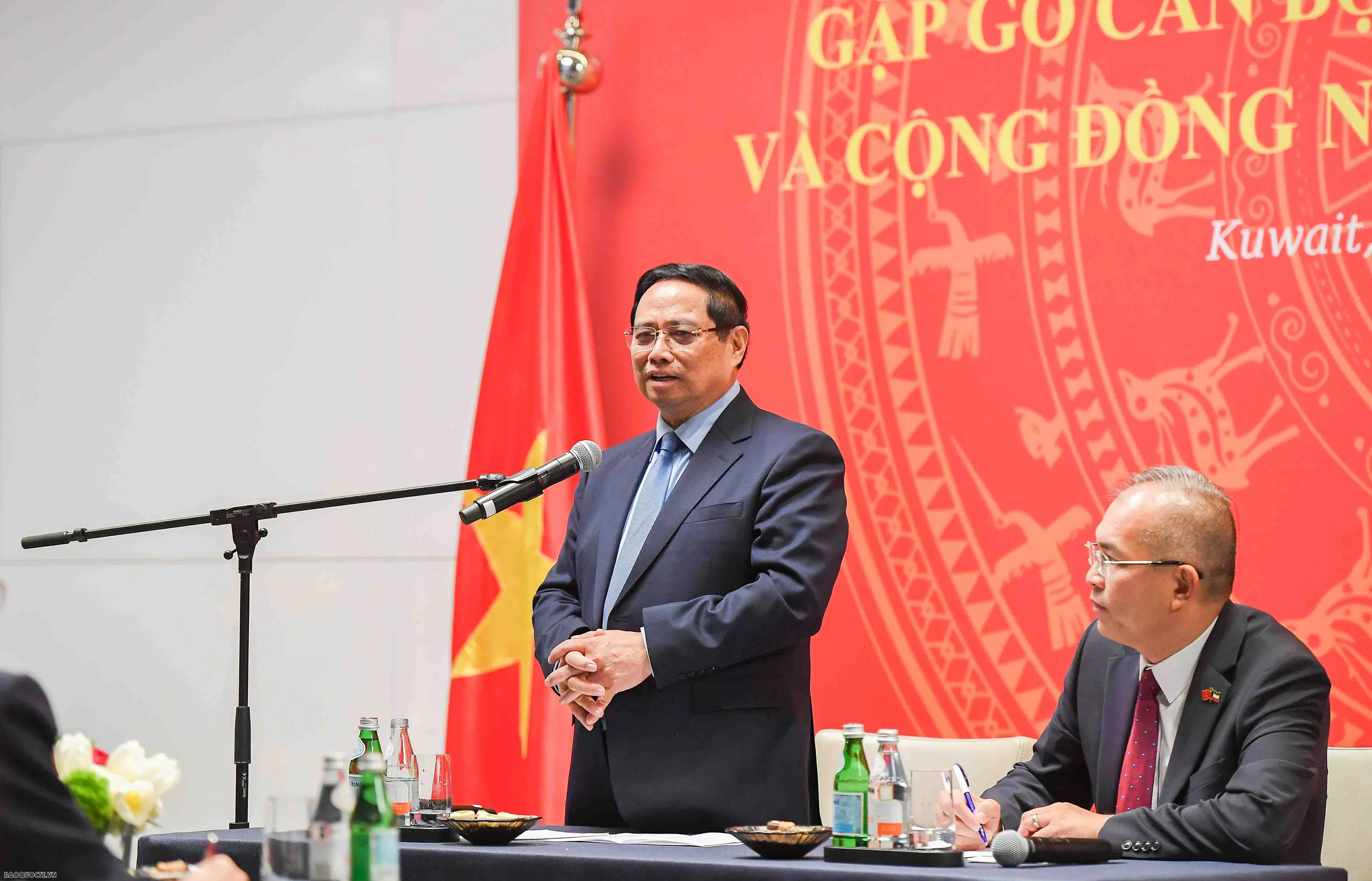 Thủ tướng Phạm Minh Chính gặp gỡ đại diện cộng đồng người Việt Nam tại Kuwait