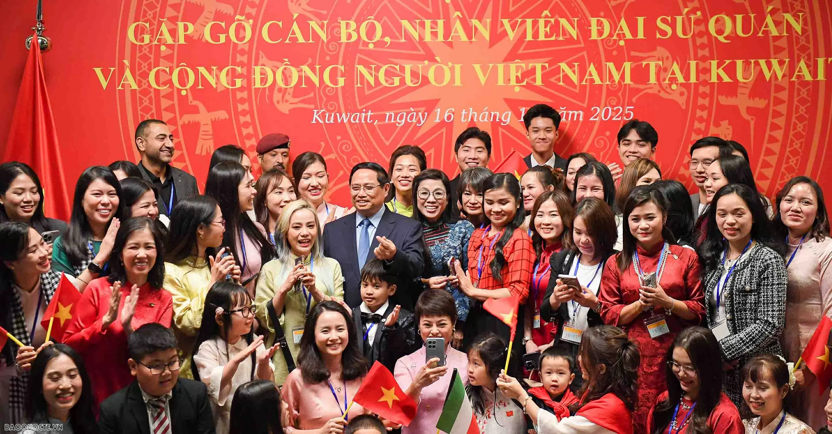 Thủ tướng Phạm Minh Chính gặp gỡ đại diện cộng đồng người Việt Nam tại Kuwait