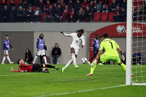 Albania 0-2 Anh: Harry Kane vượt huyền thoại Pele