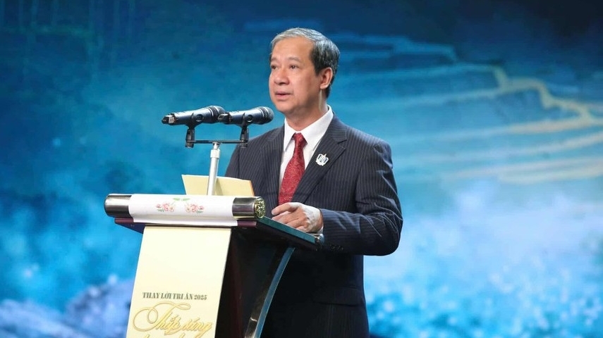 'Nhà giáo là người thắp lên ngọn lửa tri thức, tạo lập niềm tin và khát vọng trong mỗi học trò'