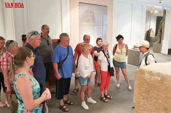 Lần đầu 19 bảo vật quốc gia được giới thiệu đầy đủ tại Bảo tàng Điêu khắc Chăm