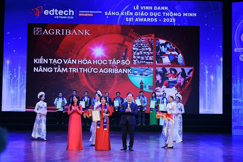 Agribank ghi dấu ấn tại Lễ vinh danh Sáng kiến Giáo dục Thông minh - SEI Awards năm 2025 Agribank ghi dấu ấn tại Lễ vinh danh Sáng kiến Giáo dục Thông minh - SEI Awards năm 2025
