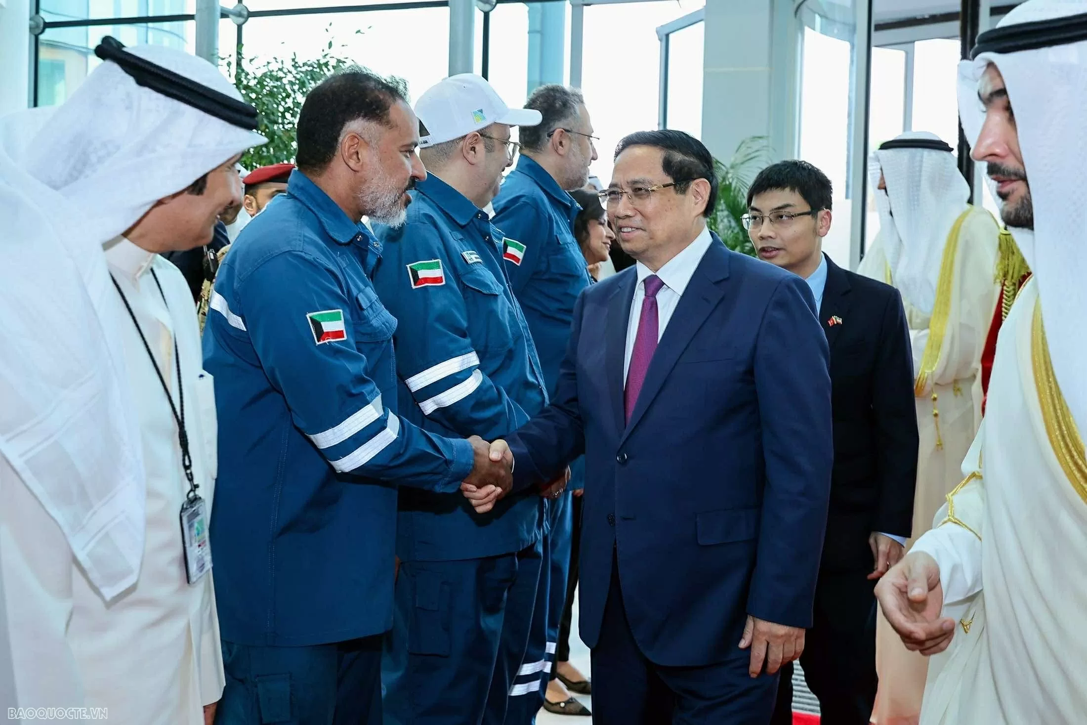 Thủ tướng Phạm Minh Chính thăm tổ hợp lọc hóa dầu AL-Zour Thủ tướng Phạm Minh Chính thăm tổ hợp lọc hóa dầu AL-Zour