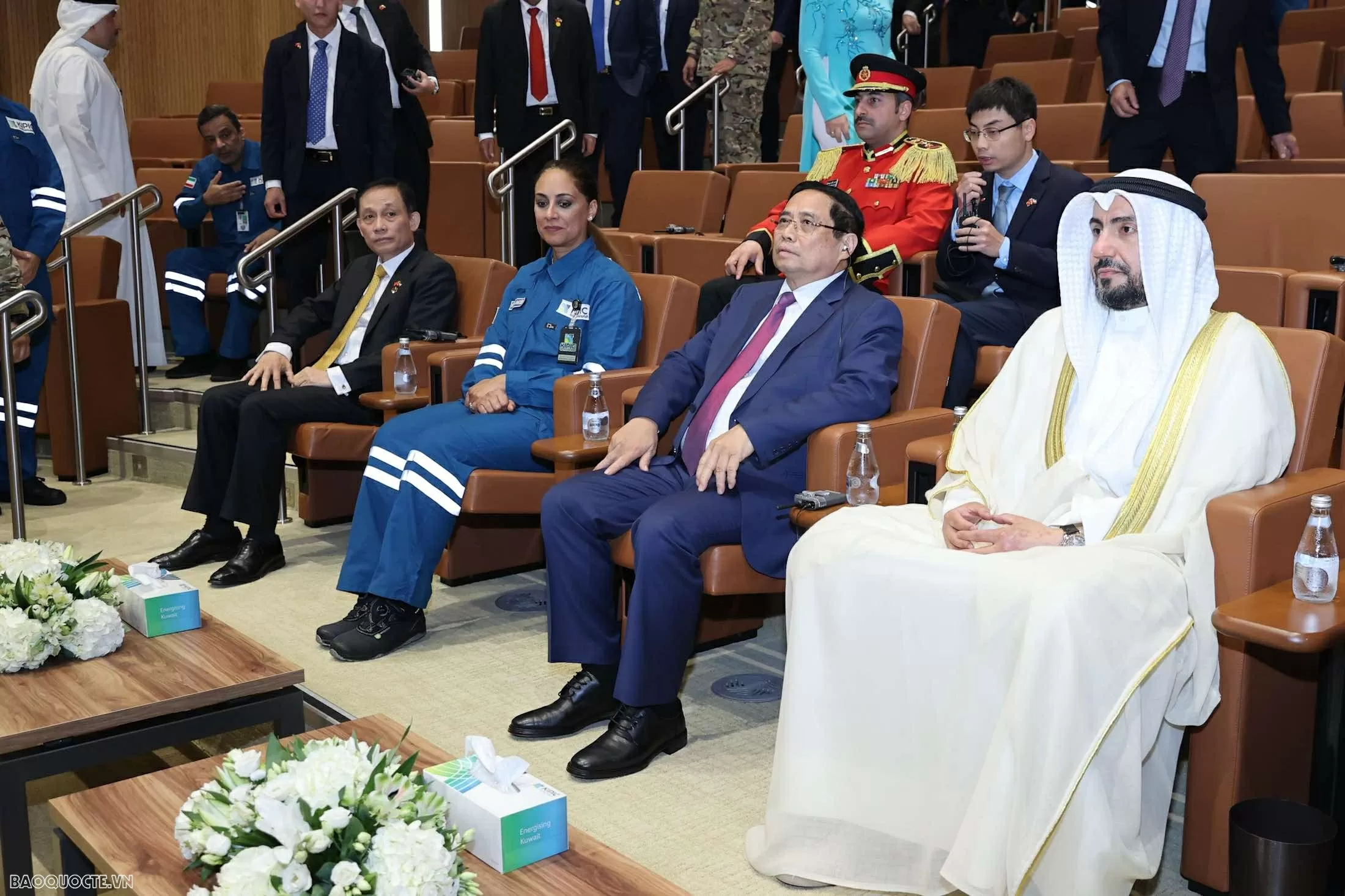 Thủ tướng Phạm Minh Chính thăm tổ hợp lọc hóa dầu AL-Zour