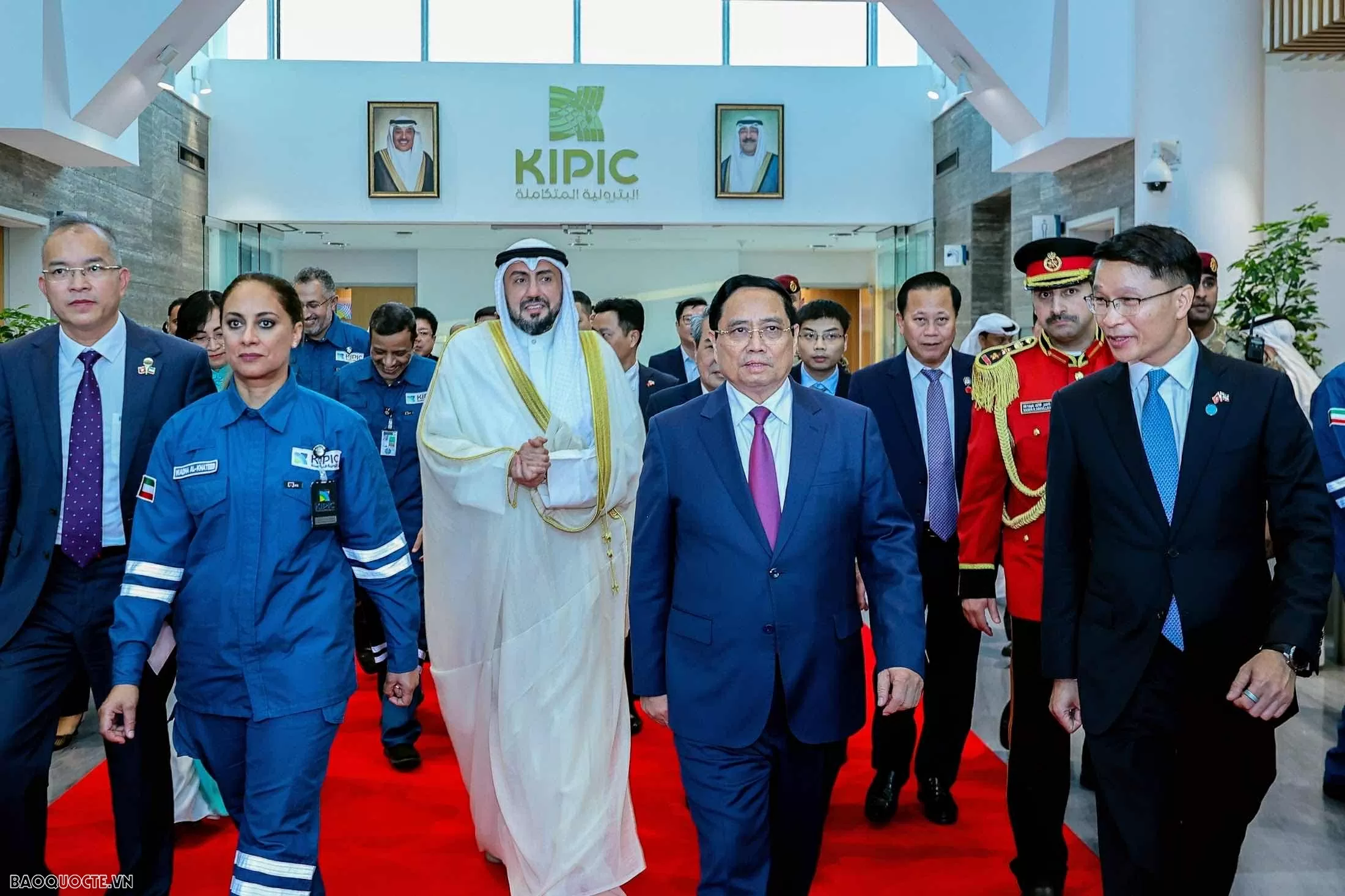 Thủ tướng Phạm Minh Chính thăm tổ hợp lọc hóa dầu AL-Zour