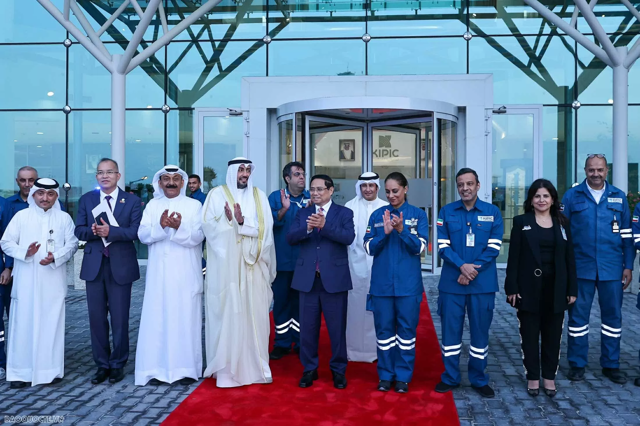 Thủ tướng Phạm Minh Chính thăm tổ hợp lọc hóa dầu AL-Zour Thủ tướng Phạm Minh Chính thăm tổ hợp lọc hóa dầu AL-Zour