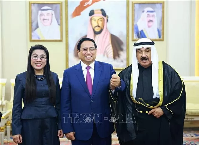 Thủ tướng Phạm Minh Chính thăm nguyên Thủ tướng Kuwait
