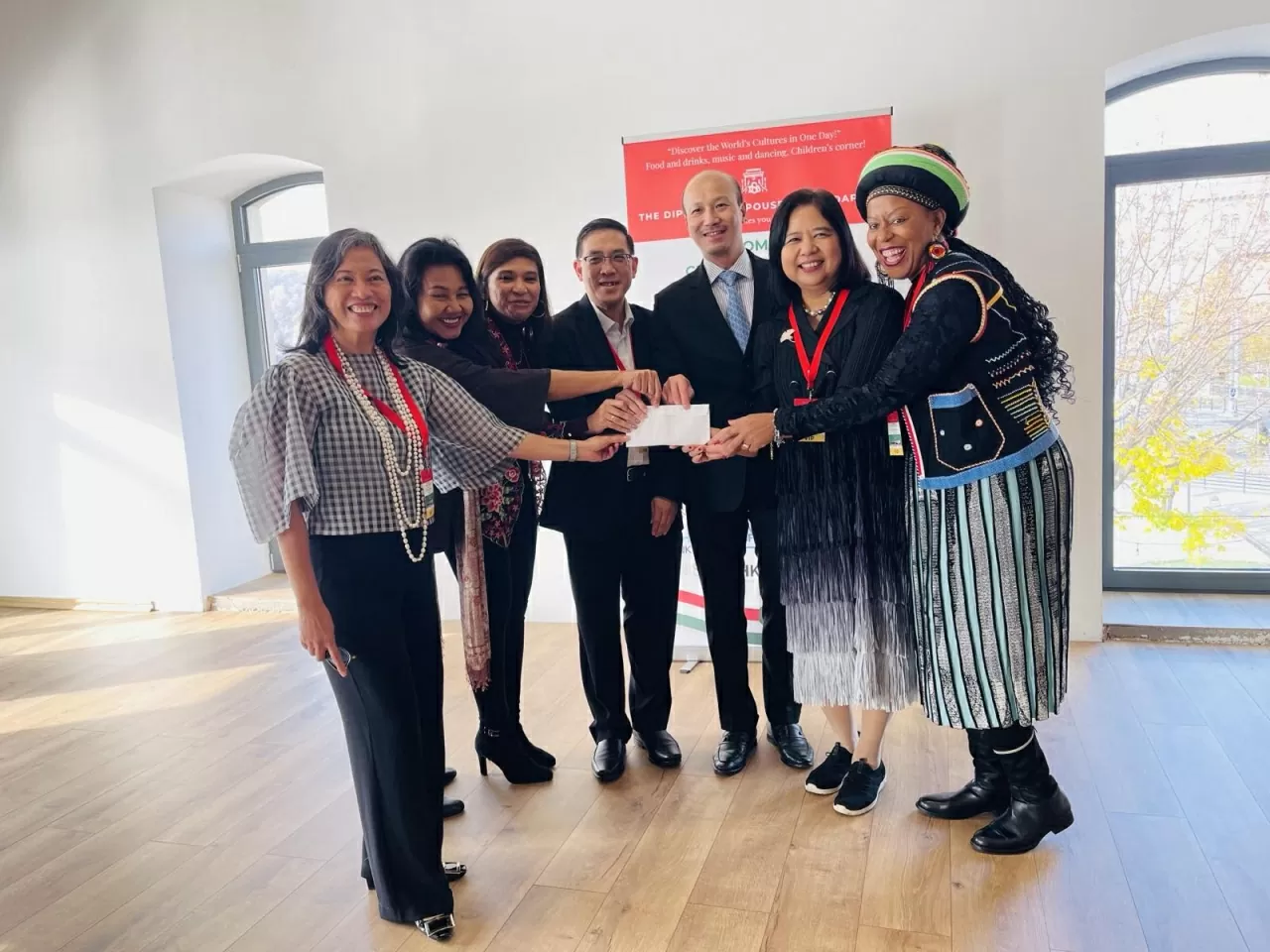 Hội chợ từ thiện 2025: Hình ảnh Việt Nam nhân ái và trách nhiệm với cộng đồng Hội chợ từ thiện 2025: Hình ảnh Việt Nam nhân ái và trách nhiệm với cộng đồng