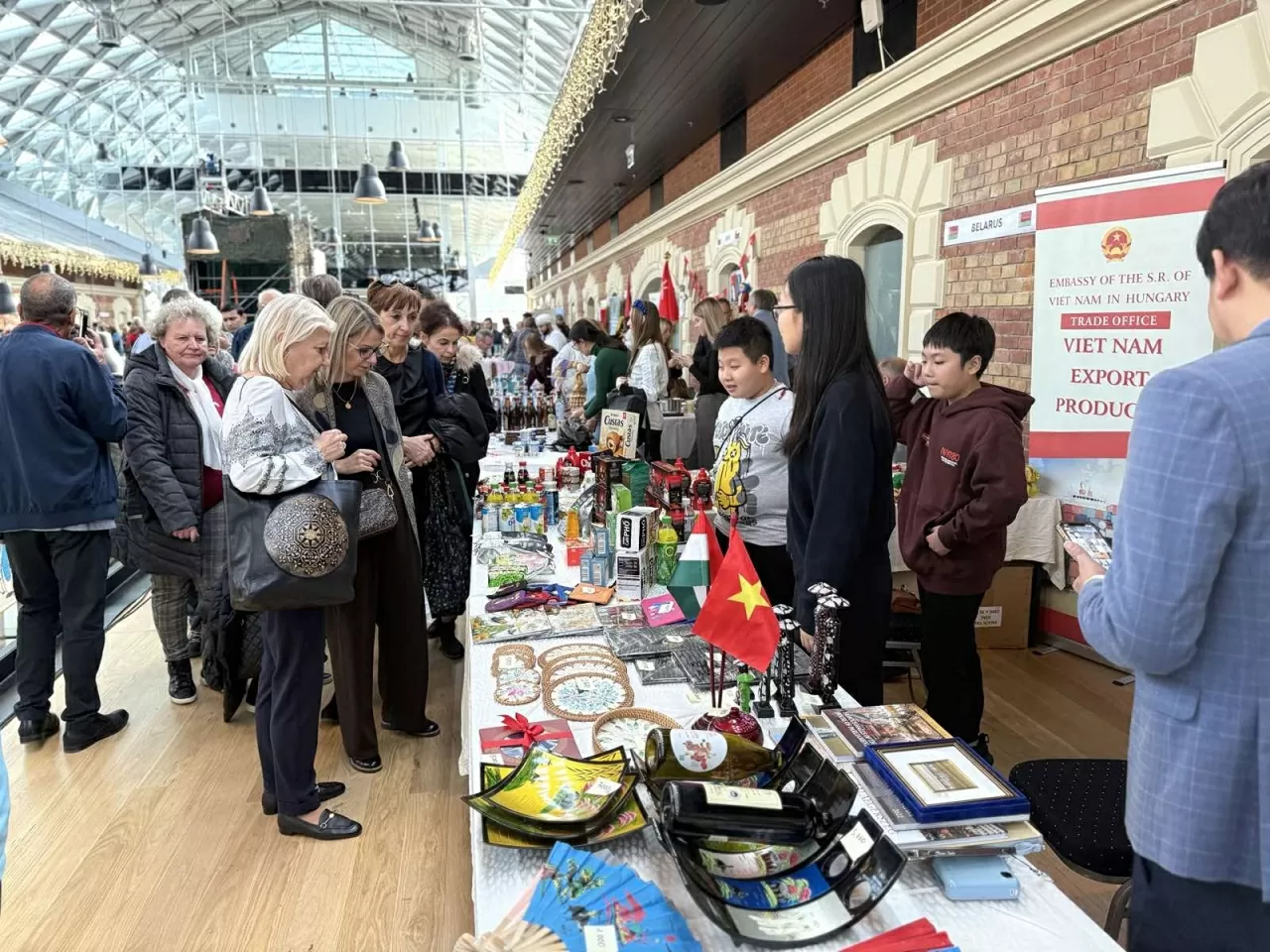 Hội chợ từ thiện 2025: Hình ảnh Việt Nam nhân ái và trách nhiệm với cộng đồng Hội chợ từ thiện 2025: Hình ảnh Việt Nam nhân ái và trách nhiệm với cộng đồng