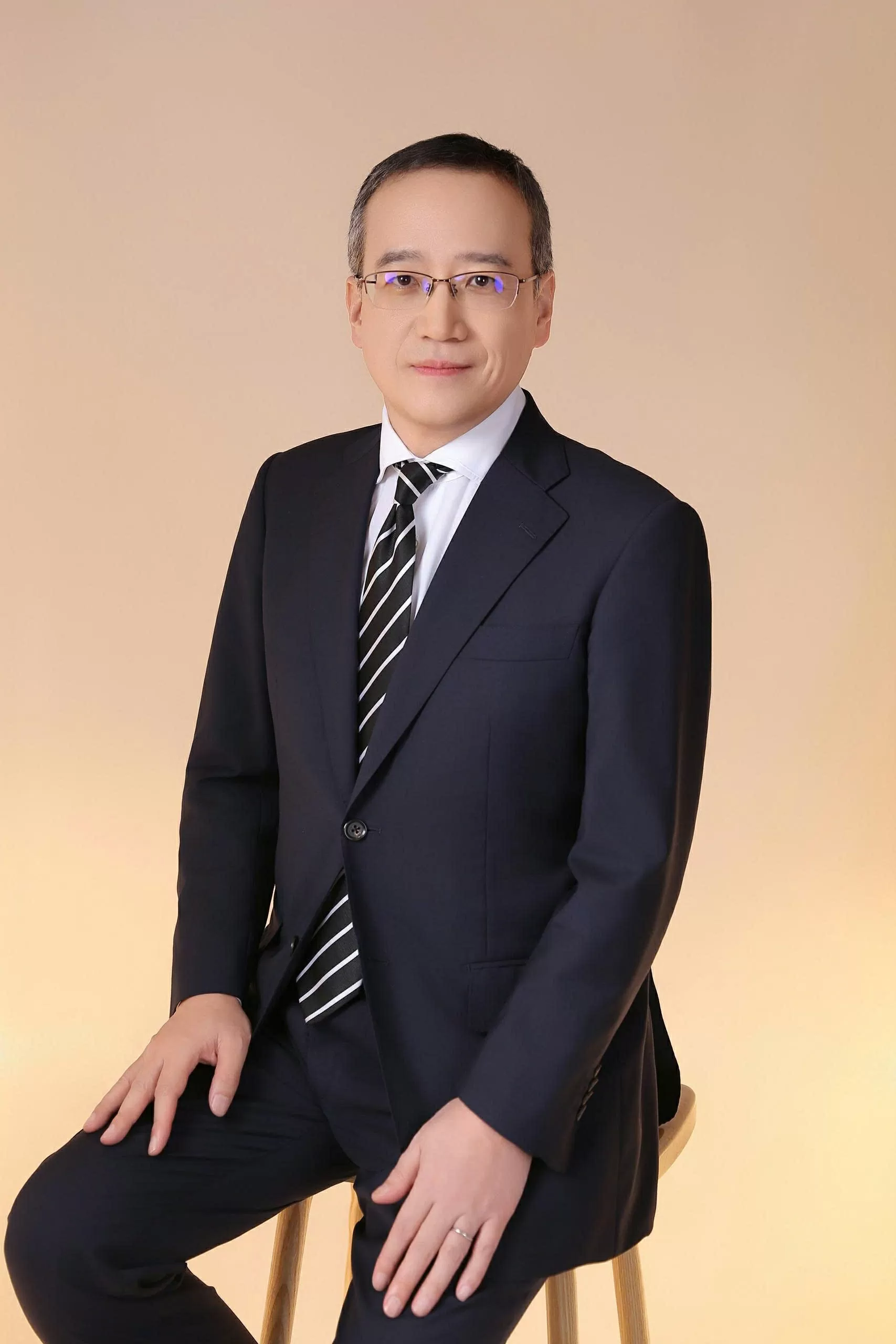 Mr OZASA Haruhiko, Chief representative of the Hanoi Office of the Japan External Trade Organization (JETRO Hanoi).