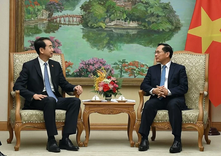 Phó Thủ tướng Bùi Thanh Sơn đề nghị Việt Nam và Trung Quốc dành ưu tiên cao cho hợp tác đường sắt