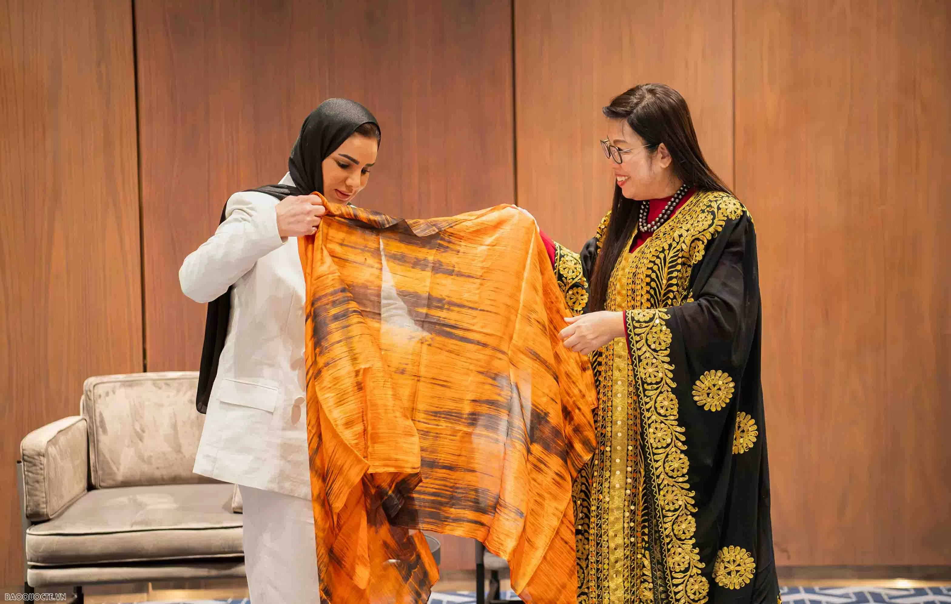 Phu nhân Thủ tướng Việt Nam và Kuwait thăm Bảo tàng Cung Al-Salam