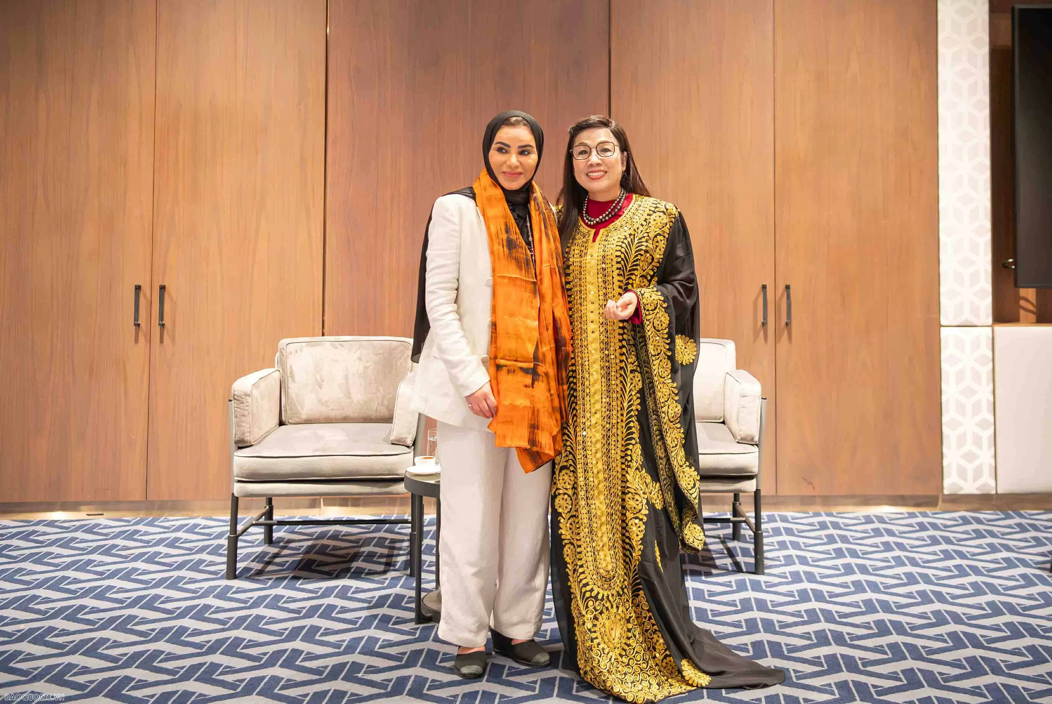 Phu nhân Thủ tướng Việt Nam và Kuwait thăm Bảo tàng Cung Al-Salam