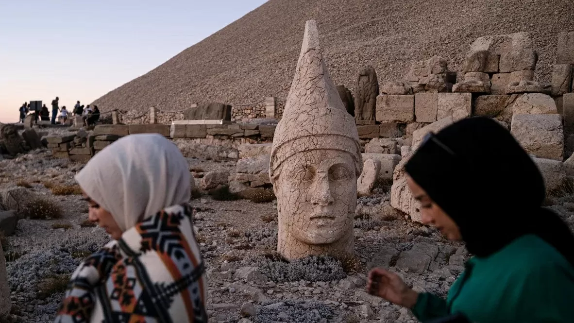 “Ngai vàng của các vị thần” ở Nemrut, Thổ Nhĩ Kỳ