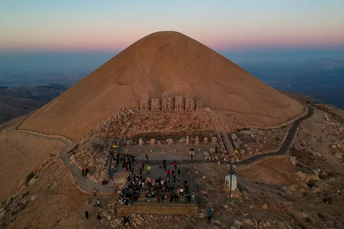“Ngai vàng của các vị thần” ở Nemrut, Thổ Nhĩ Kỳ
