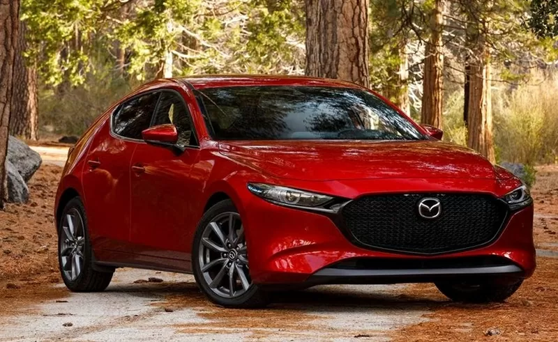 Top 5 xe sedan cỡ C bán chạy nhất tháng 10/2025: Mazda3 tiếp tục dẫn đầu.
