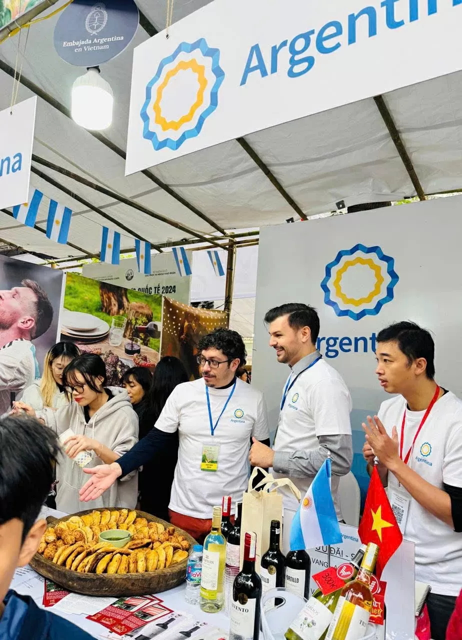 pv đại sứ argentina