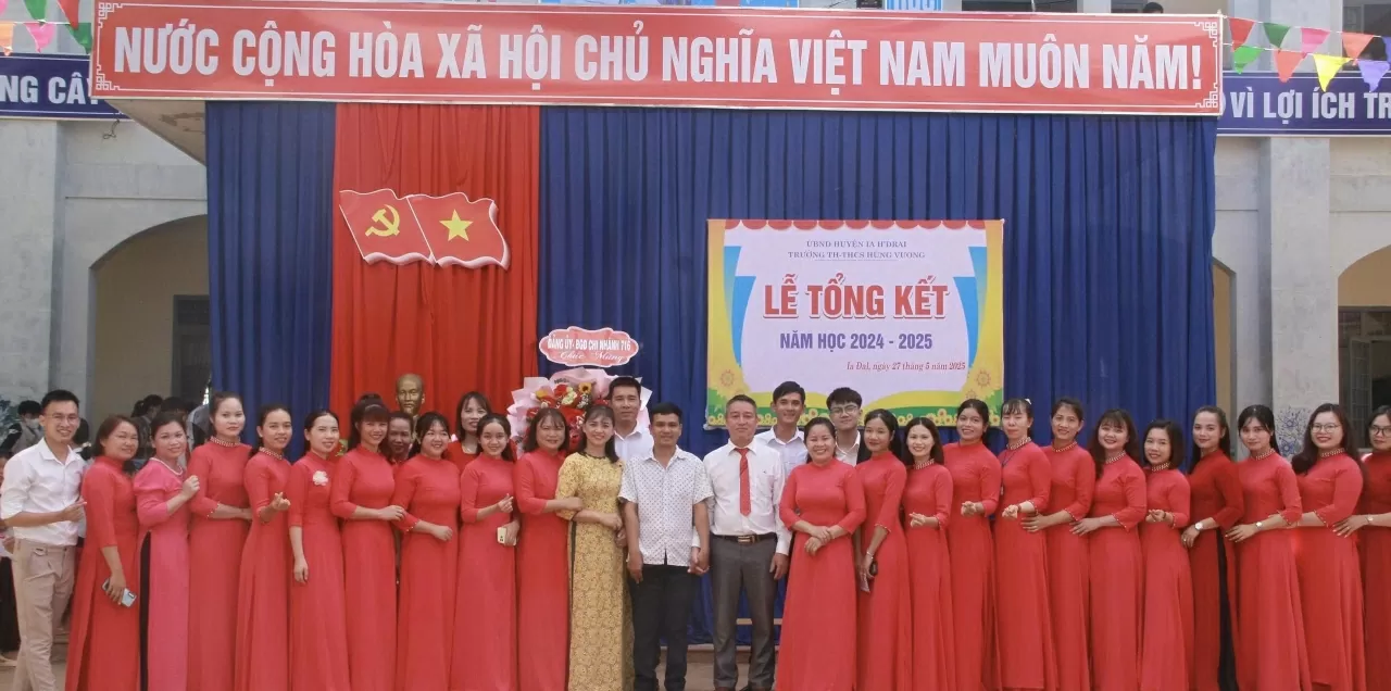 Thầy giáo thầm lặng gieo mầm tương lai trên biên giới Ia Đal