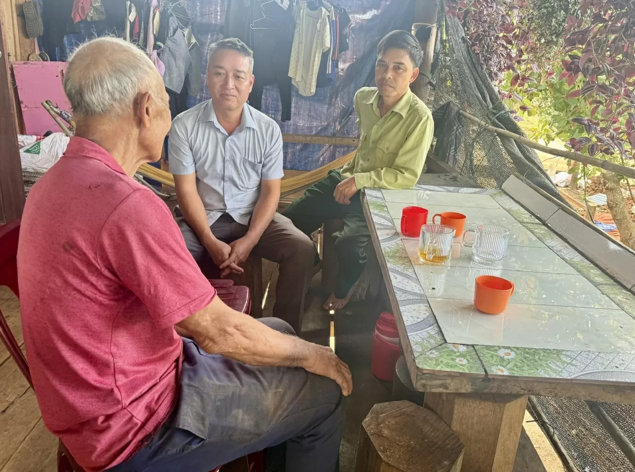 Thầy giáo thầm lặng gieo mầm tương lai trên biên giới Ia Đal Thầy giáo thầm lặng gieo mầm tương lai trên biên giới Ia Đal