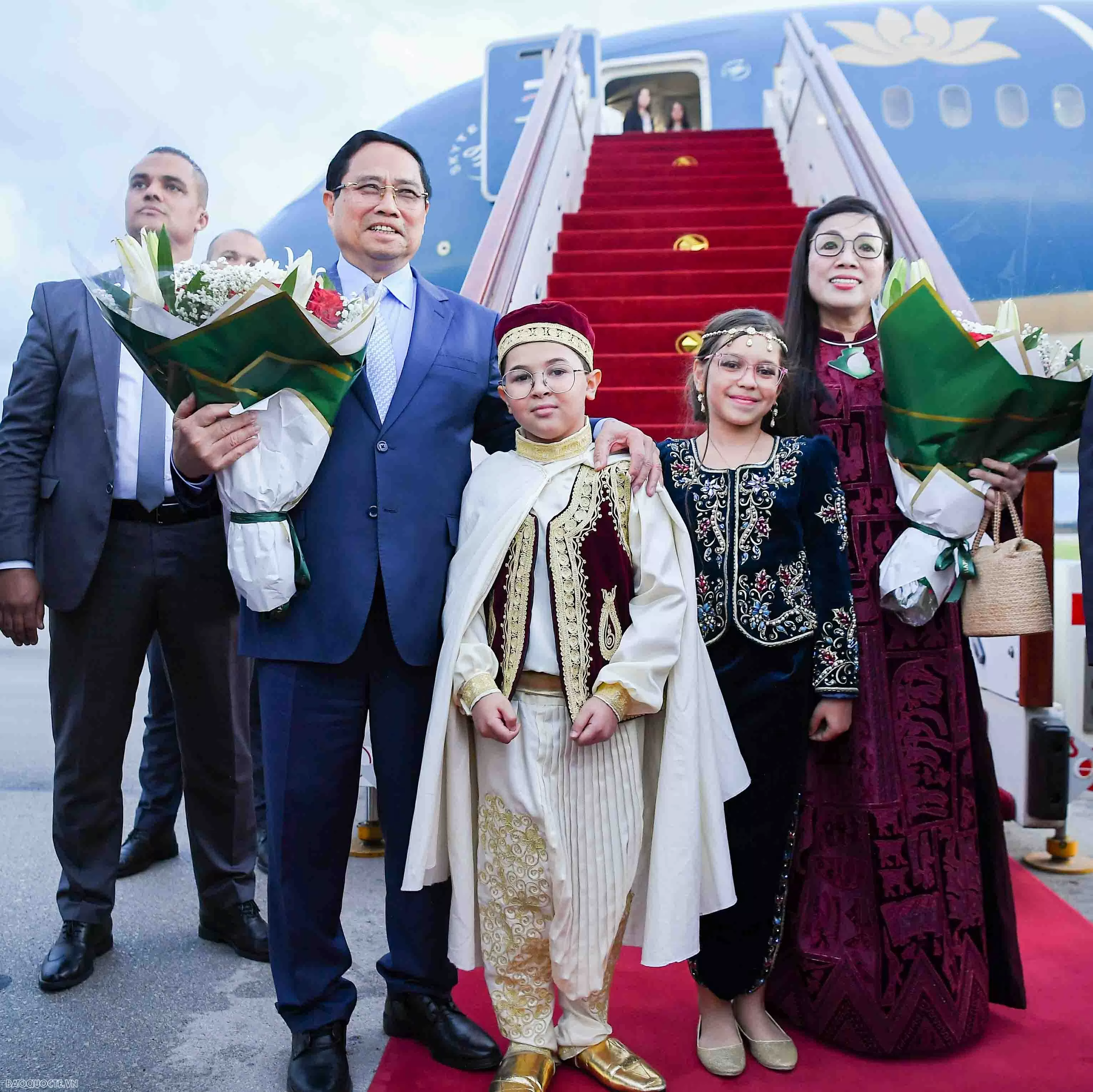 Lễ đón chính thức Thủ tướng Phạm Minh Chính và Phu nhân thăm chính thức Algeria