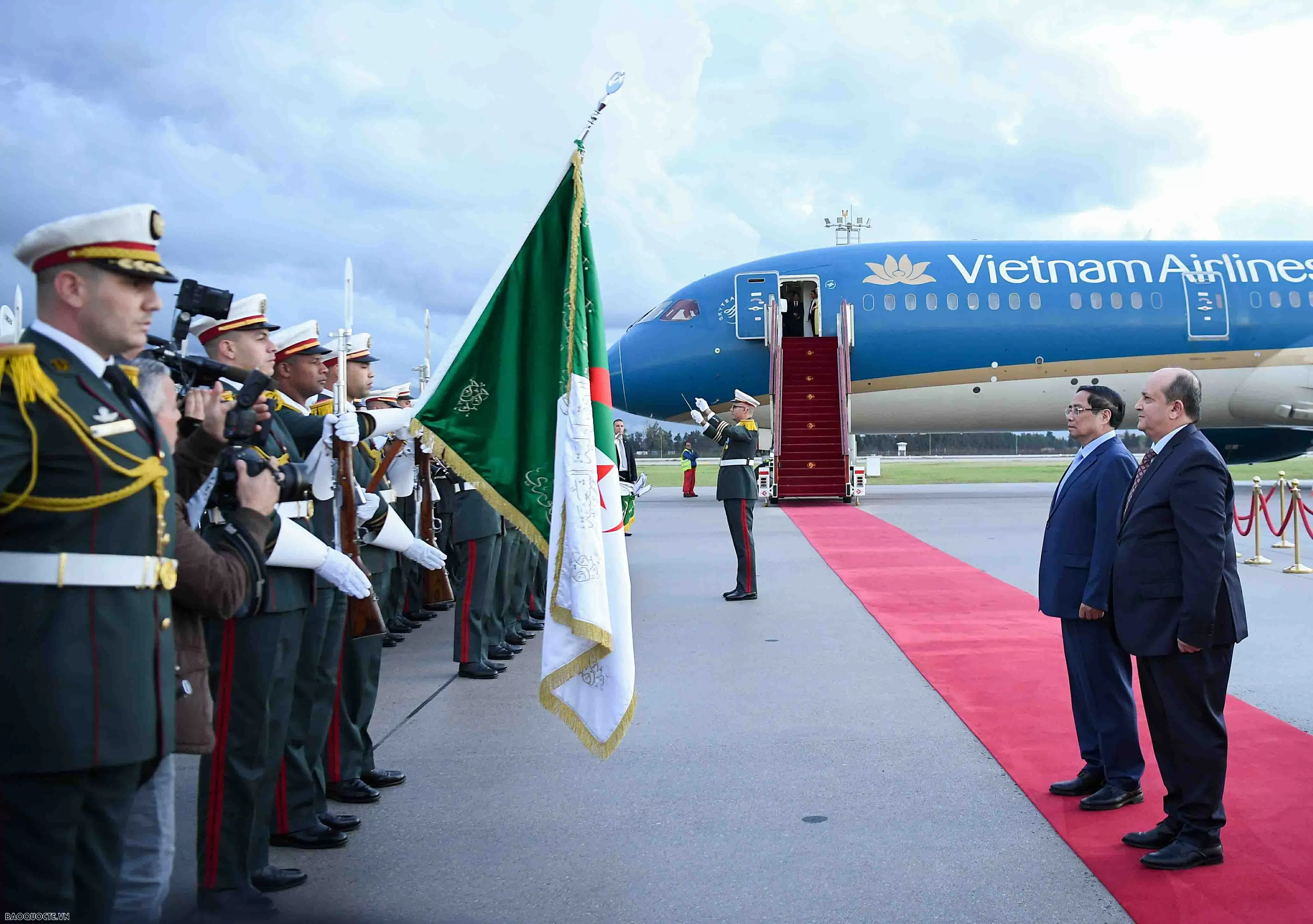 Lễ đón chính thức Thủ tướng Phạm Minh Chính và Phu nhân thăm chính thức Algeria