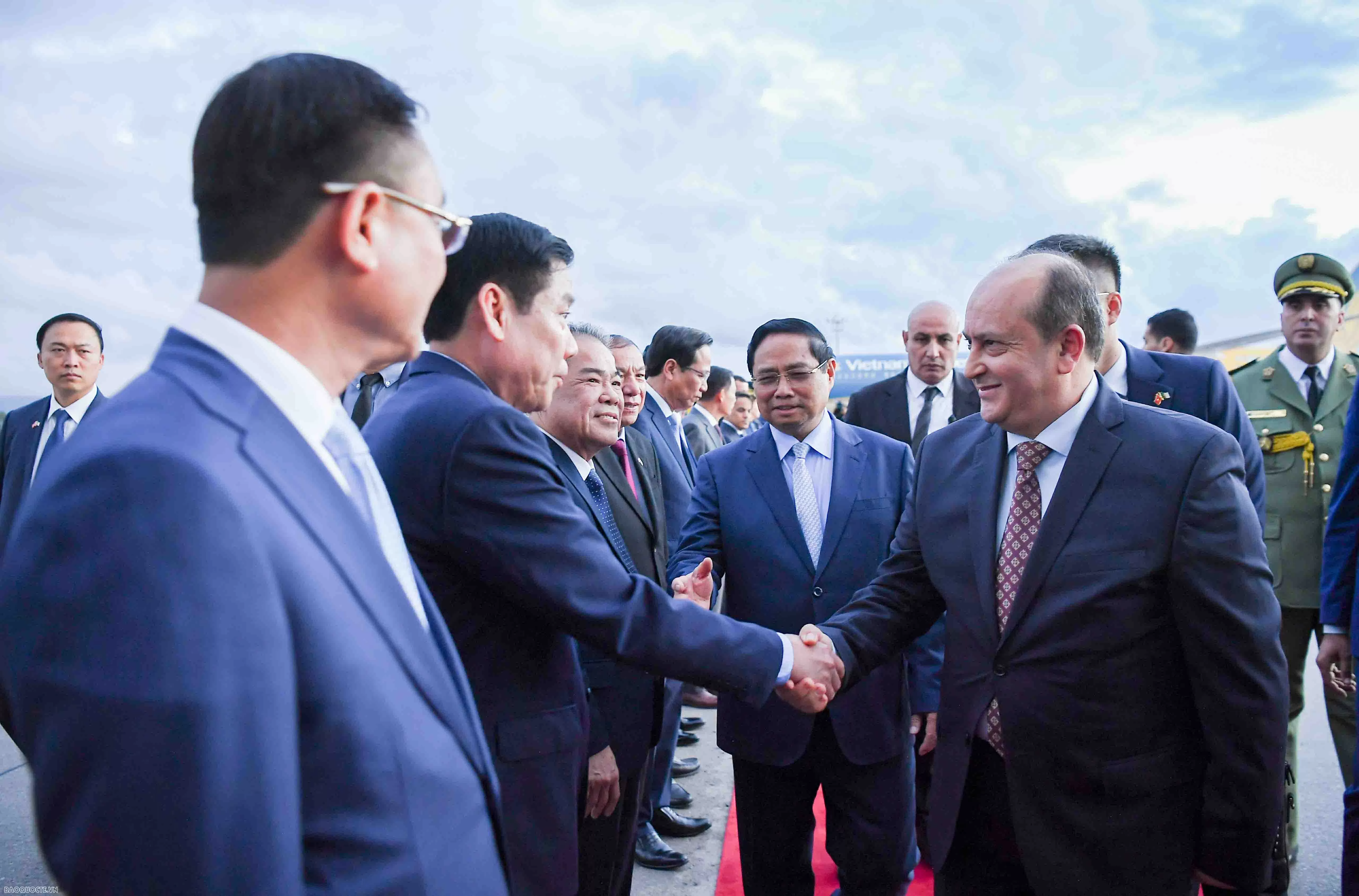 Lễ đón chính thức Thủ tướng Phạm Minh Chính và Phu nhân thăm chính thức Algeria