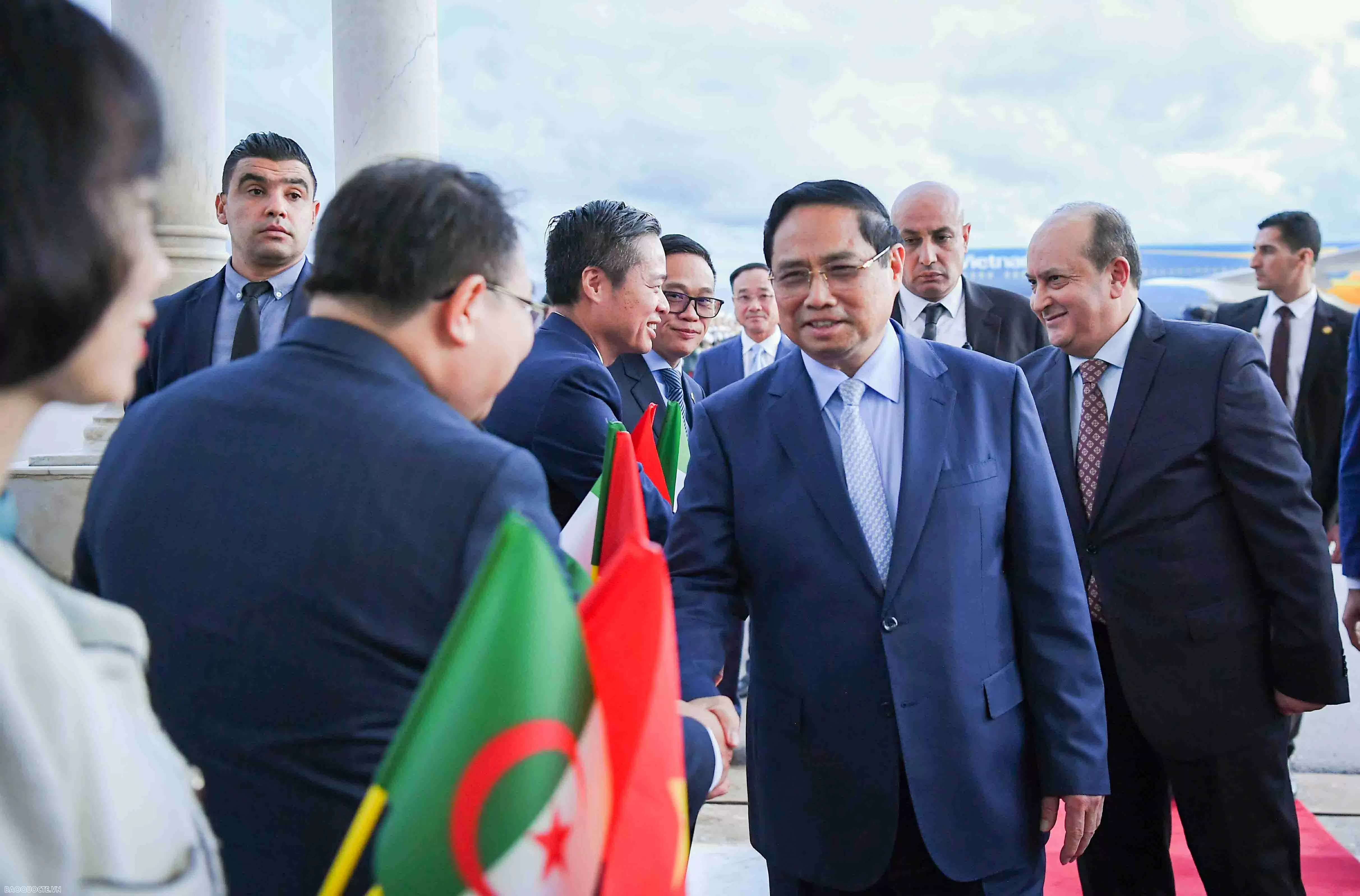 Lễ đón chính thức Thủ tướng Phạm Minh Chính và Phu nhân thăm chính thức Algeria