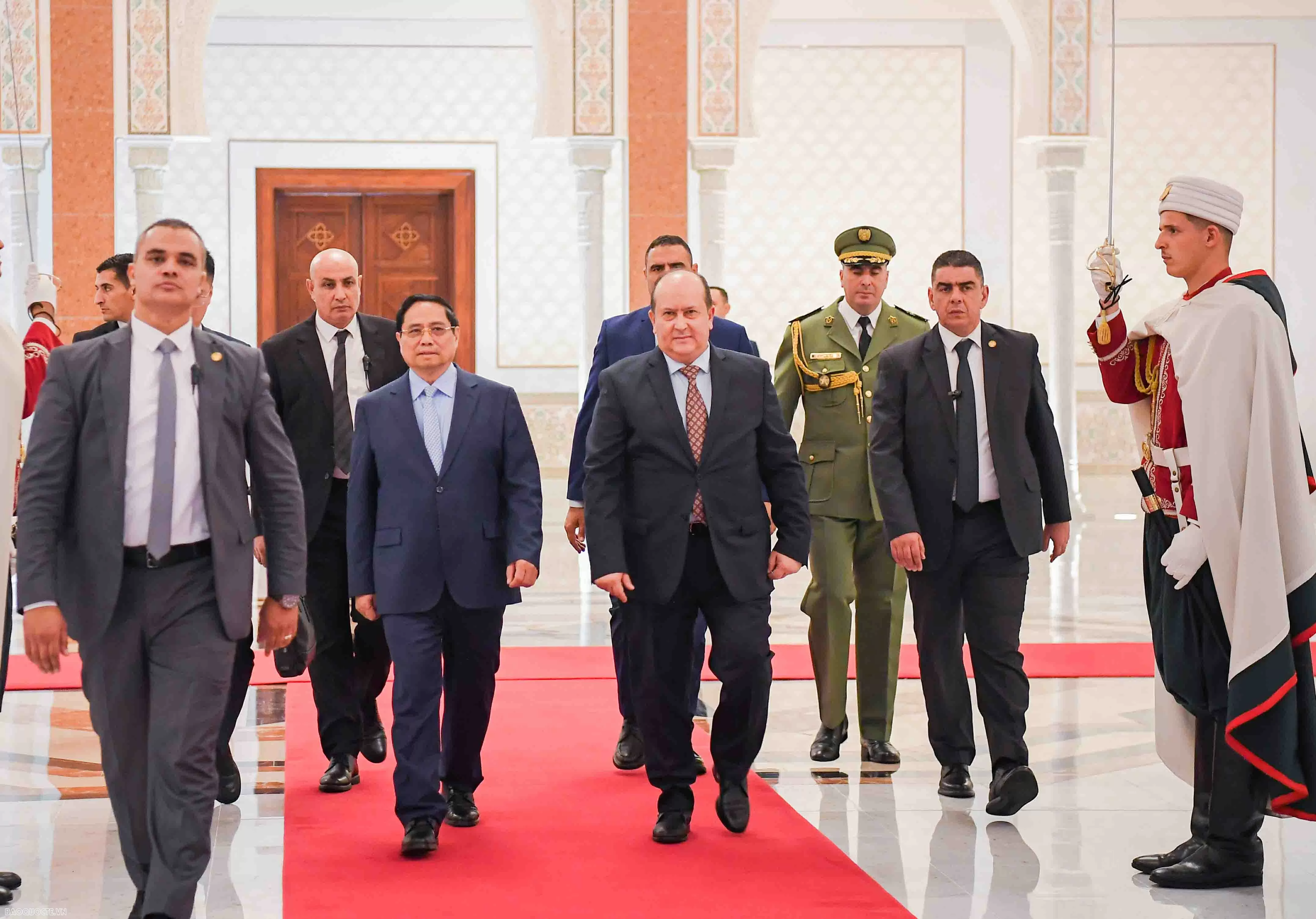 Lễ đón chính thức Thủ tướng Phạm Minh Chính và Phu nhân thăm chính thức Algeria
