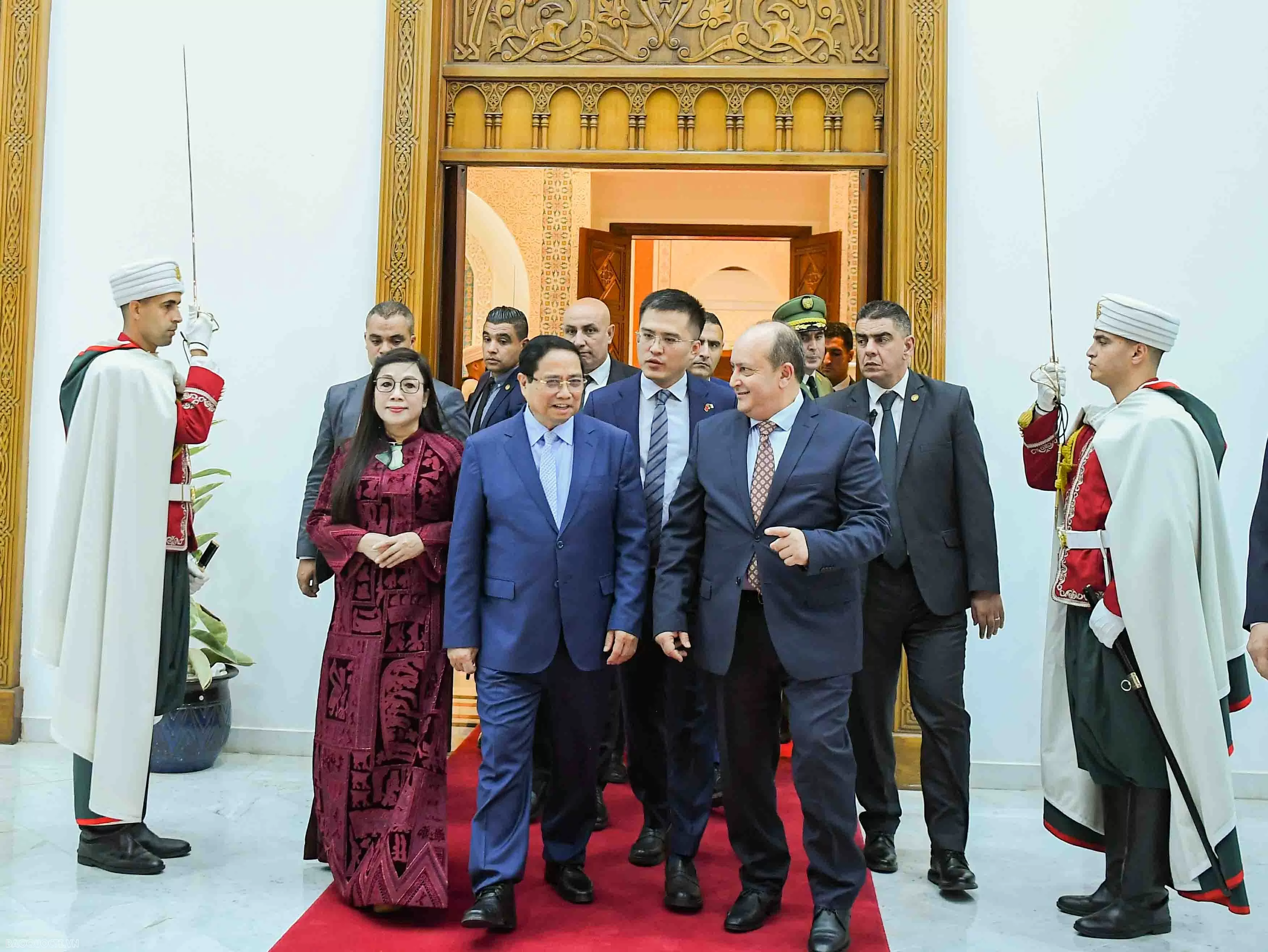 Lễ đón chính thức Thủ tướng Phạm Minh Chính và Phu nhân thăm chính thức Algeria