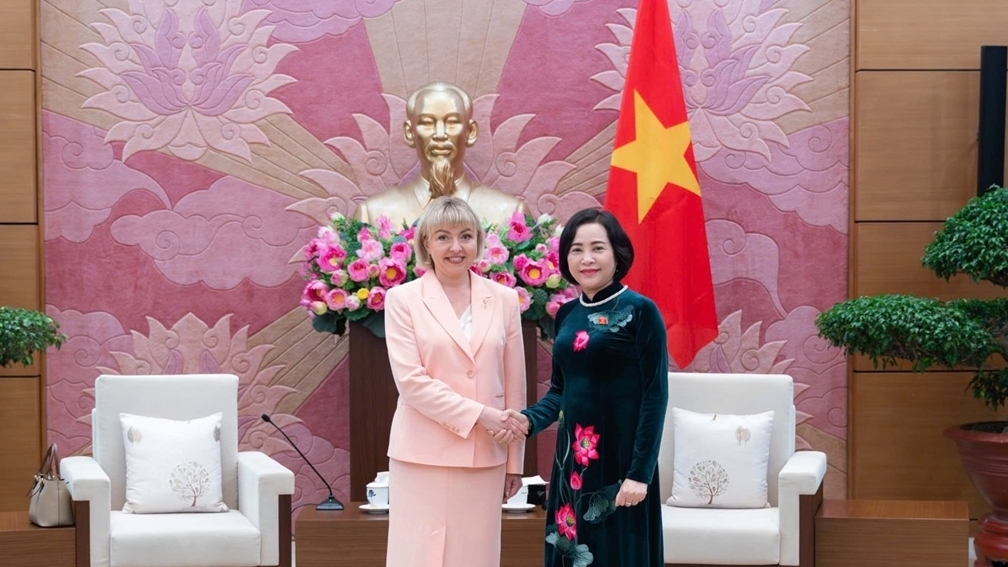 thuc day vai tro cua phu nu viet nam va belarus vi hoa binh phat trien