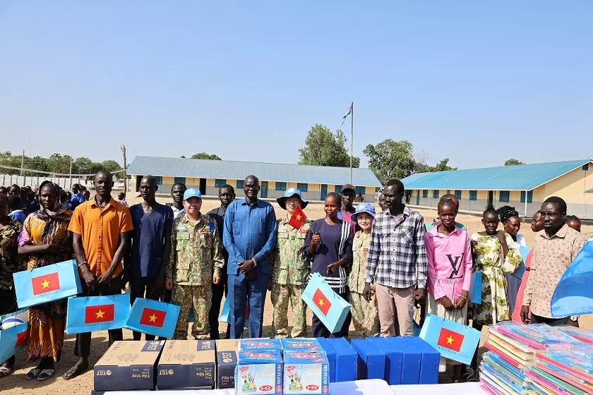 Bệnh viện dã chiến Việt Nam đồng hành với sự nghiệp giáo dục tại Nam Sudan