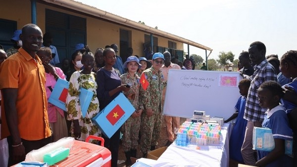 Bệnh viện dã chiến Việt Nam đồng hành với sự nghiệp giáo dục tại Nam Sudan