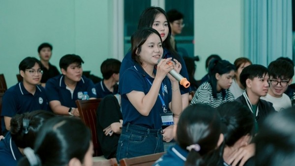 Dùng nghề báo để nói về nghề dạy