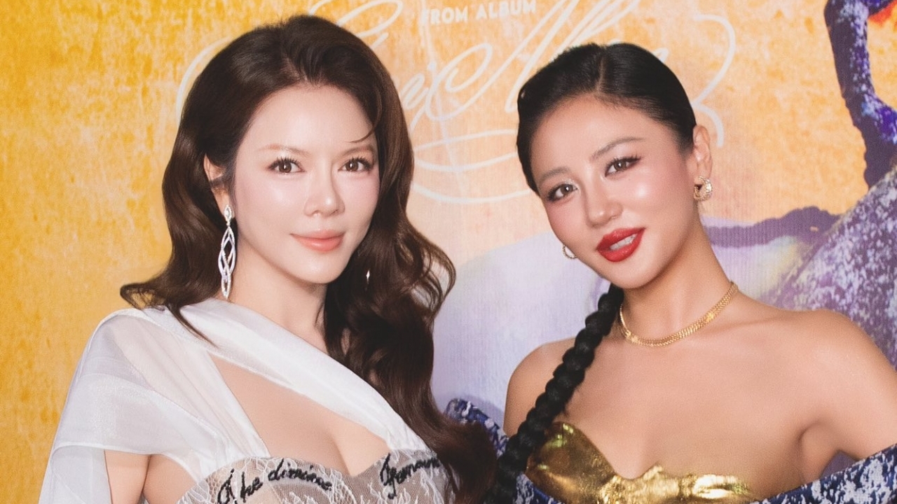 Sao Việt: Lý Nhã Kỳ đọ sắc cùng Văn Mai Hương