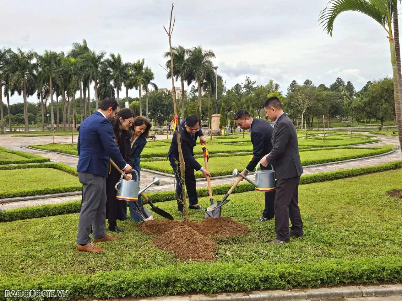 Đại sứ Colombia: Hòa bình phải được xây dựng cùng với thiên nhiên Đại sứ Colombia: Hòa bình phải được xây dựng cùng với thiên nhiên