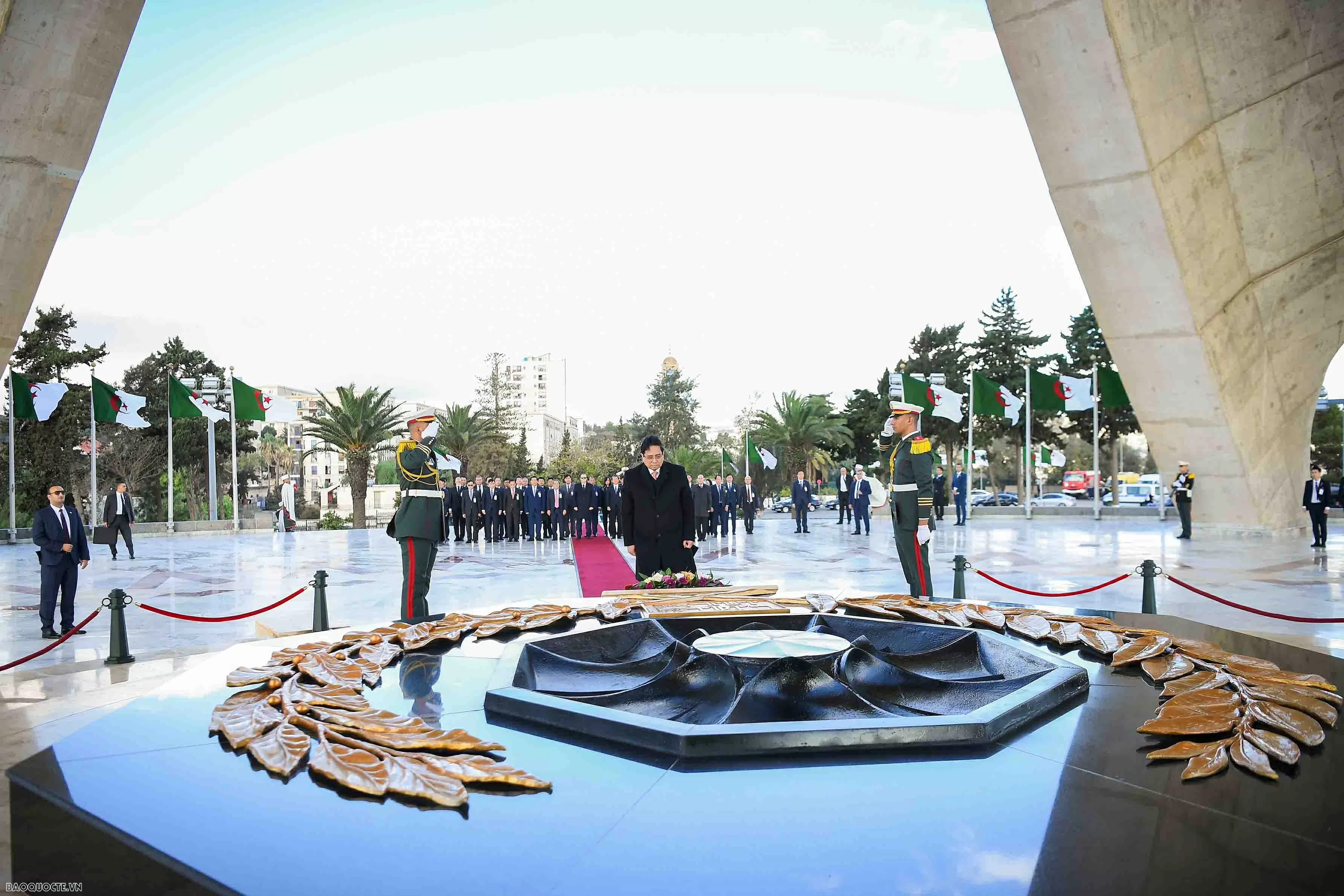 Thủ tướng Phạm Minh Chính và Phu nhân thăm Bảo tàng quốc gia về Cựu chiến binh Algeria