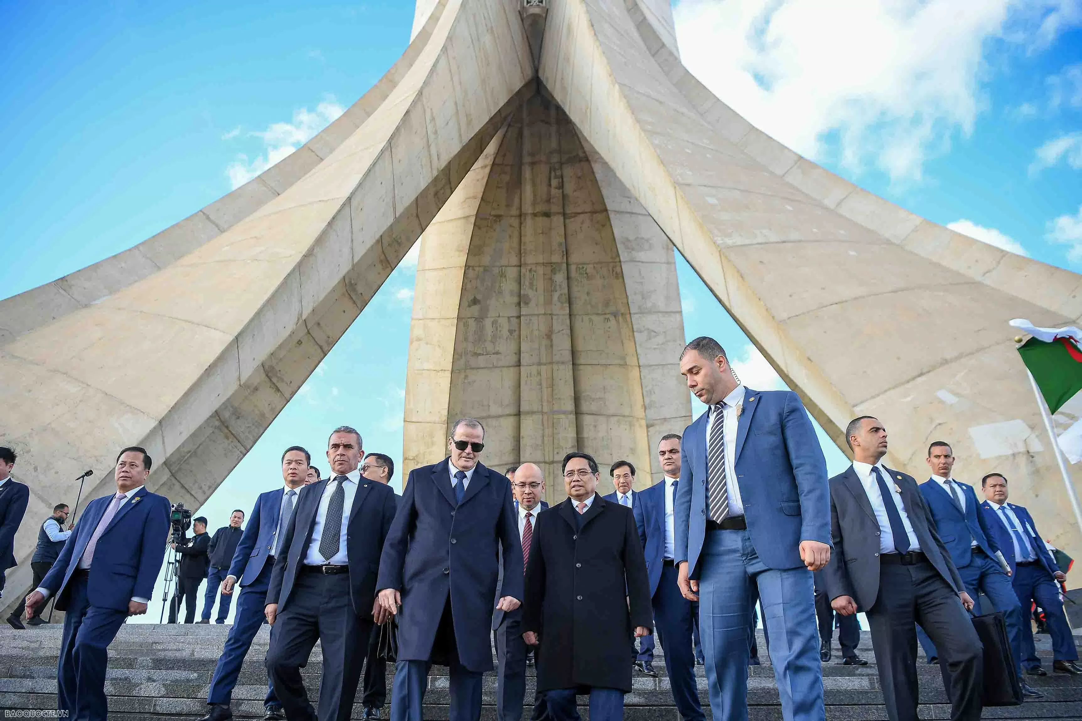 Thủ tướng Phạm Minh Chính và Phu nhân thăm Bảo tàng quốc gia về Cựu chiến binh Algeria Thủ tướng Phạm Minh Chính và Phu nhân thăm Bảo tàng quốc gia về Cựu chiến binh Algeria