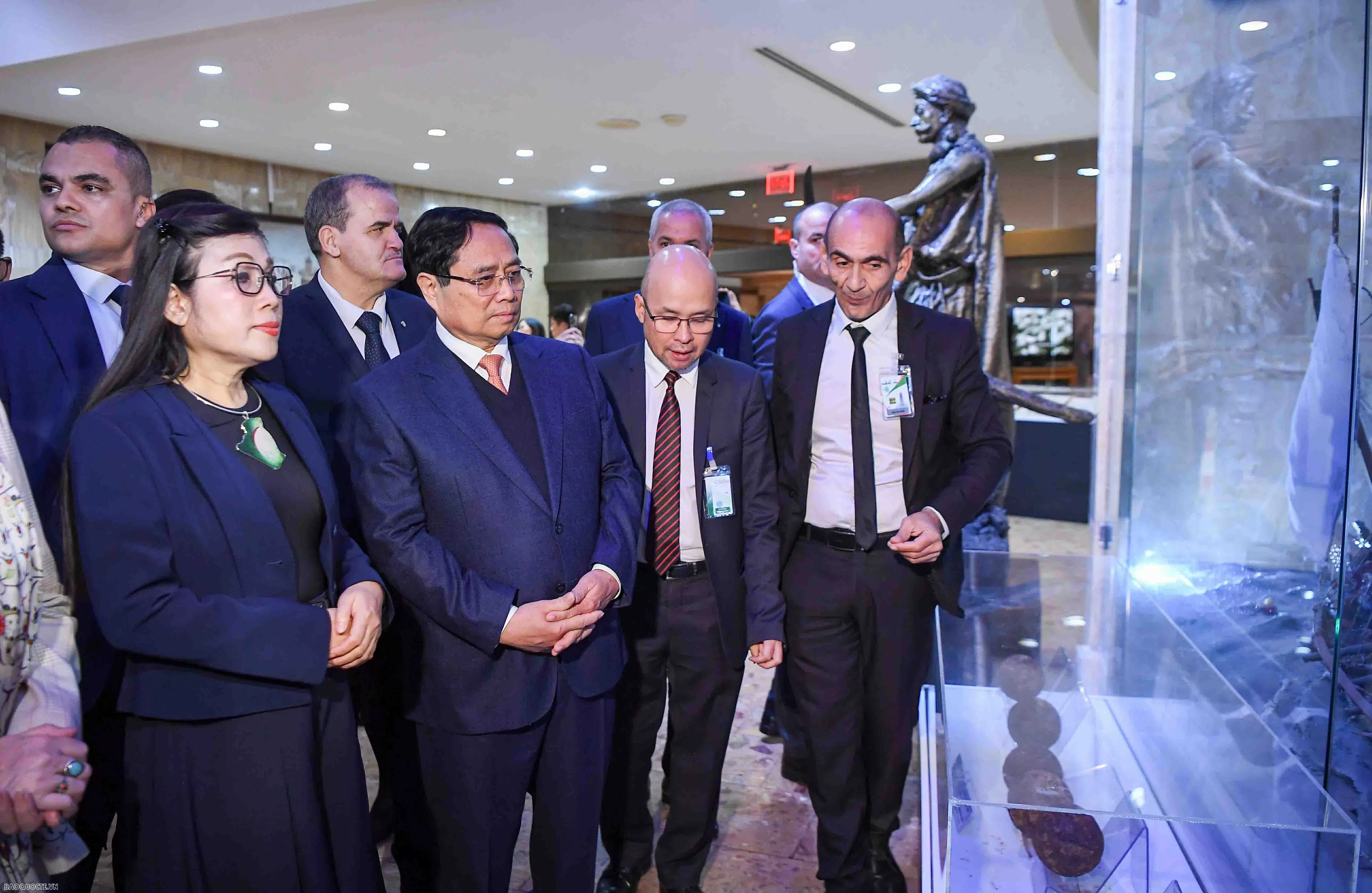 Thủ tướng Phạm Minh Chính và Phu nhân thăm Bảo tàng quốc gia về Cựu chiến binh Algeria