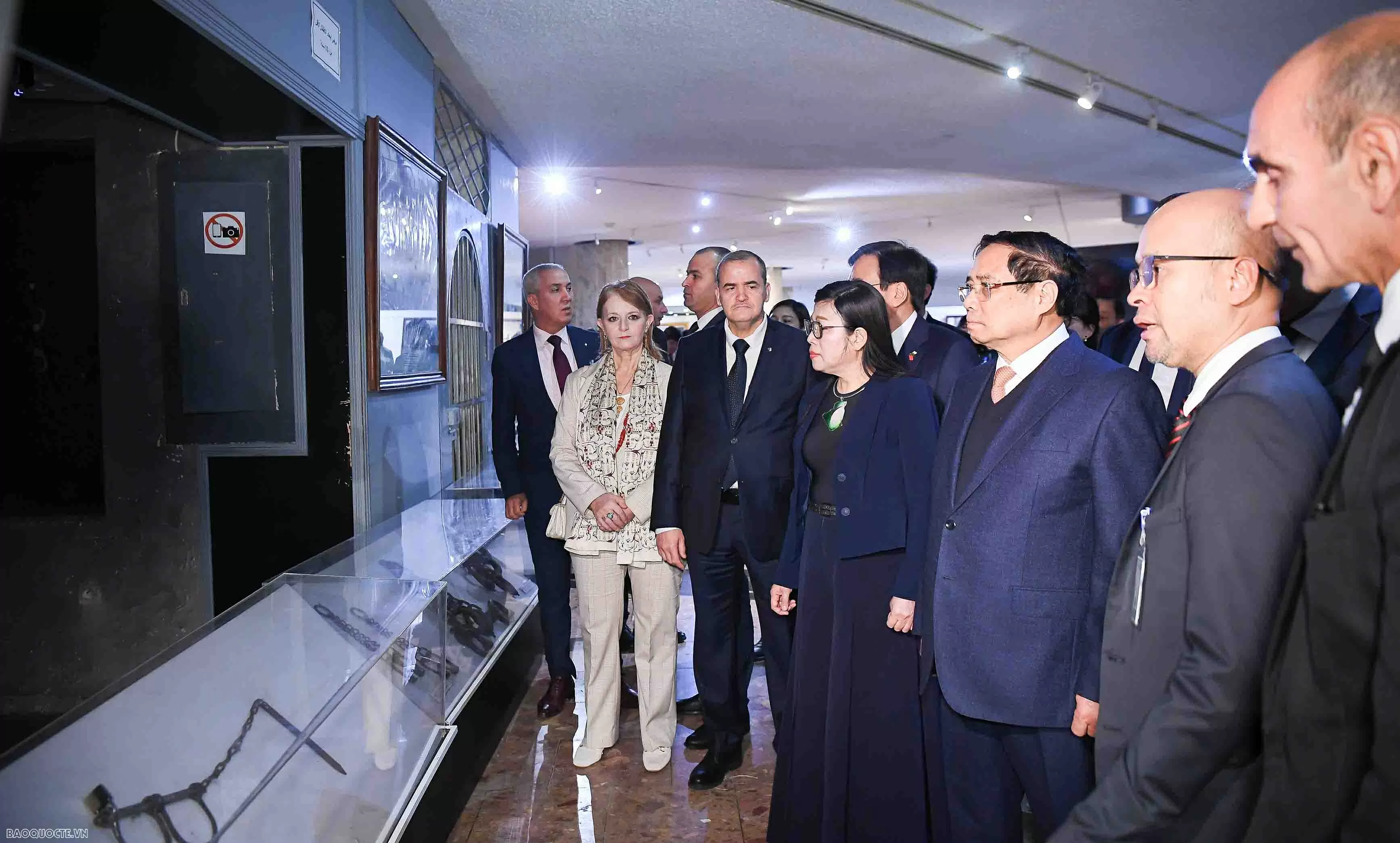 Thủ tướng Phạm Minh Chính và Phu nhân thăm Bảo tàng quốc gia về Cựu chiến binh Algeria