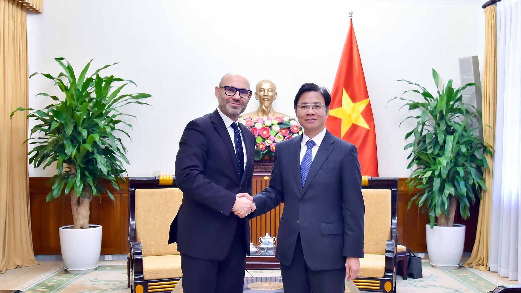 Thứ trưởng Ngô Lê Văn tiếp Tổng Thư ký Tòa Trọng tài thường trực (PCA)