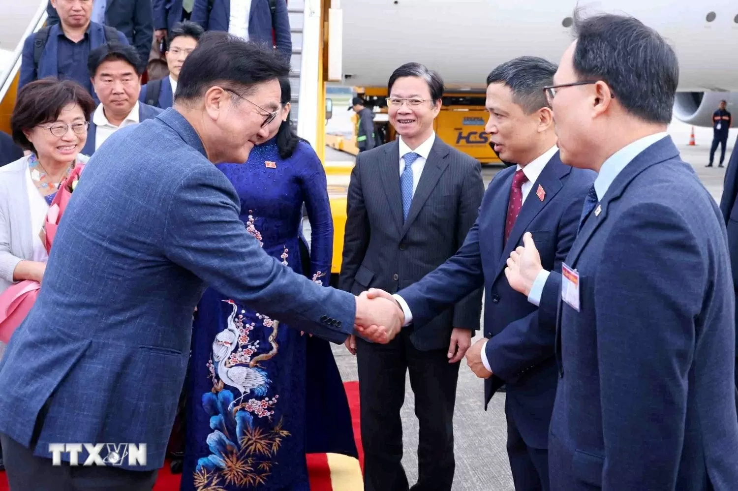Chủ tịch Quốc hội Hàn Quốc và Phu nhân đến Hà Nội, bắt đầu thăm chính thức Việt Nam