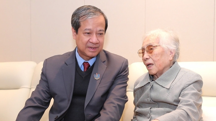 nguyen pho chu tich nuoc nguyen thi binh gui gam ky vong toi nganh giao duc