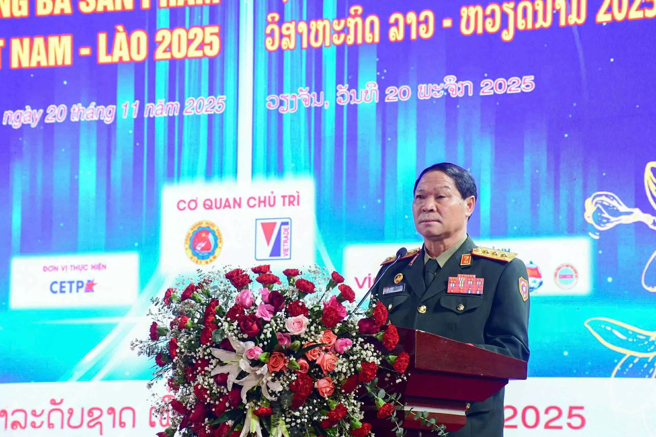 Khai mạc Hội chợ kết nối giao thương và quảng bá sản phẩm doanh nghiệp Việt Nam-Lào năm 2025