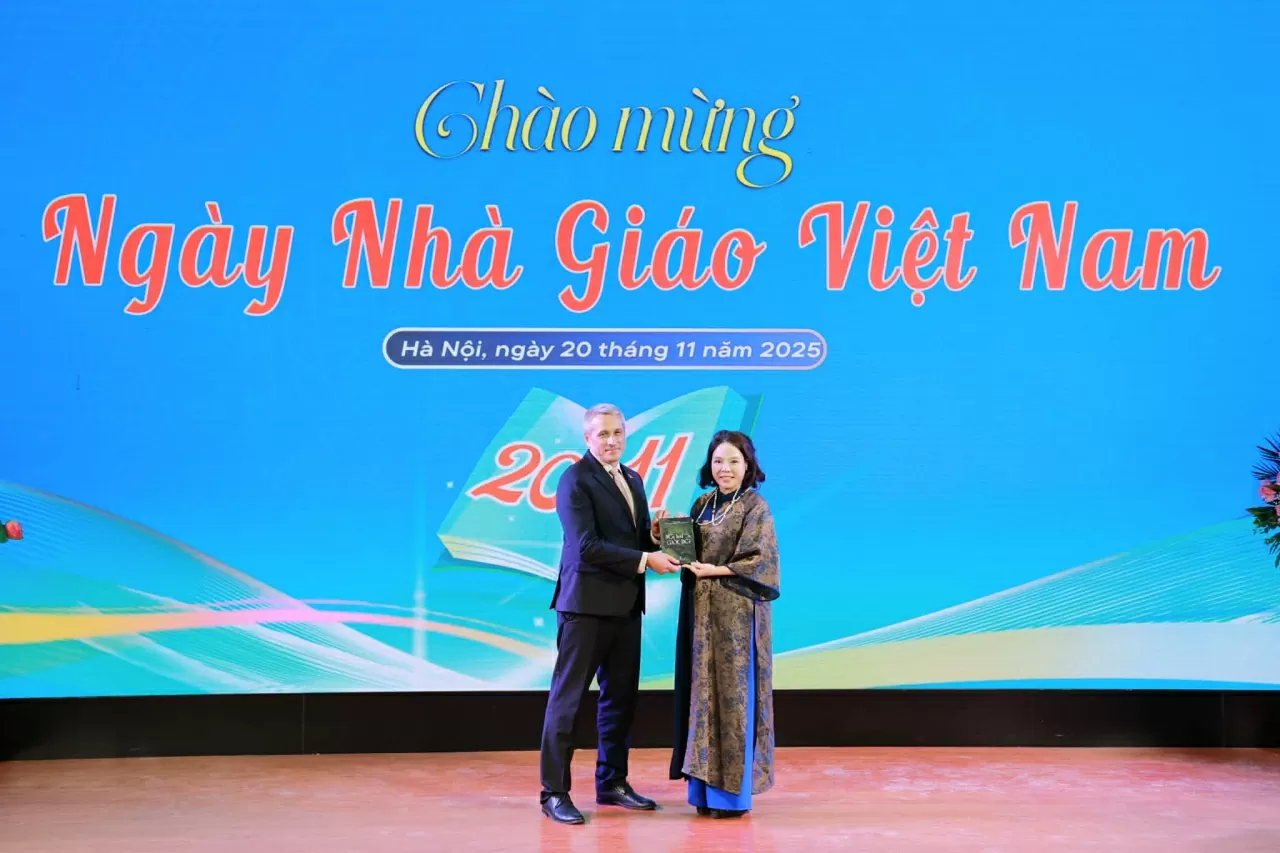 Đại sứ các nước tham dự Lễ kỷ niệm Ngày Nhà giáo Việt Nam tại Hà Nội Đại sứ các nước tham dự Lễ kỷ niệm Ngày Nhà giáo Việt Nam tại Hà Nội