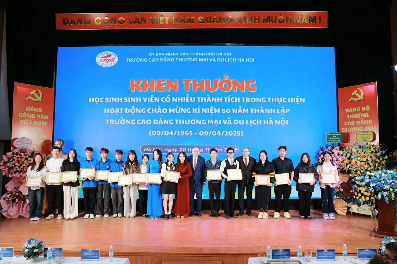 Đại sứ các nước tham dự Lễ kỷ niệm Ngày Nhà giáo Việt Nam tại Hà Nội Đại sứ các nước tham dự Lễ kỷ niệm Ngày Nhà giáo Việt Nam tại Hà Nội