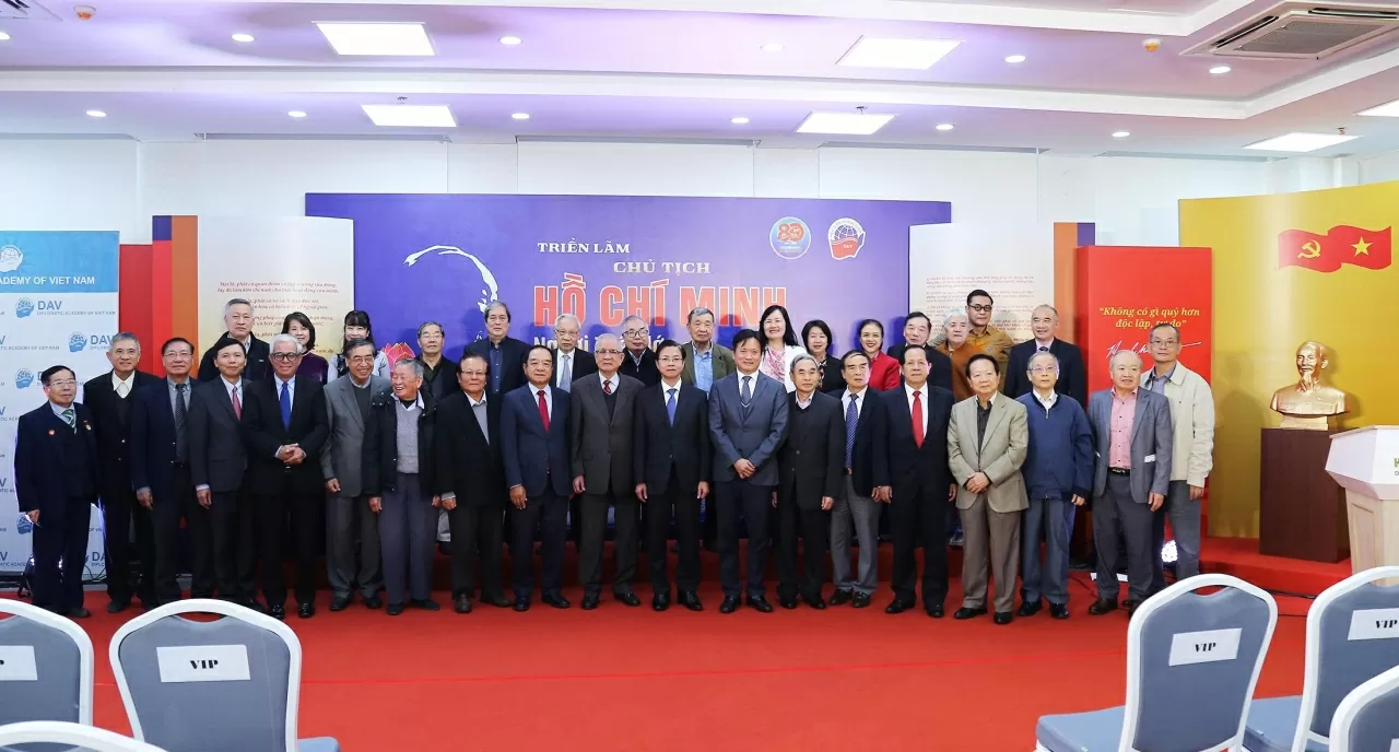 Học viện Ngoại giao tổ chức Triển lãm về Chủ tịch Hồ Chí Minh nhân Ngày Nhà giáo Việt Nam