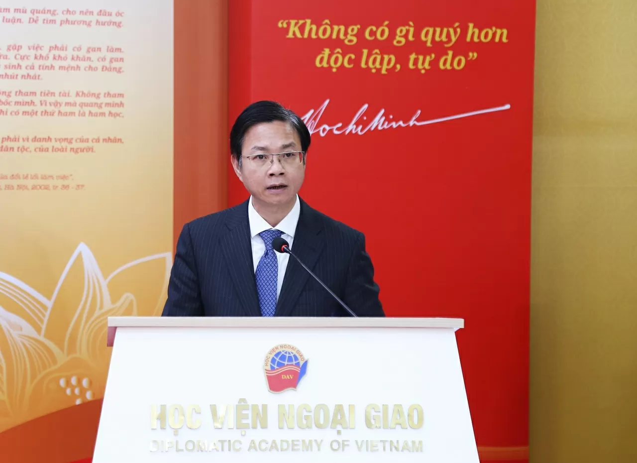 Học viện Ngoại giao tổ chức Triển lãm về Chủ tịch Hồ Chí Minh nhân Ngày Nhà giáo Việt Nam