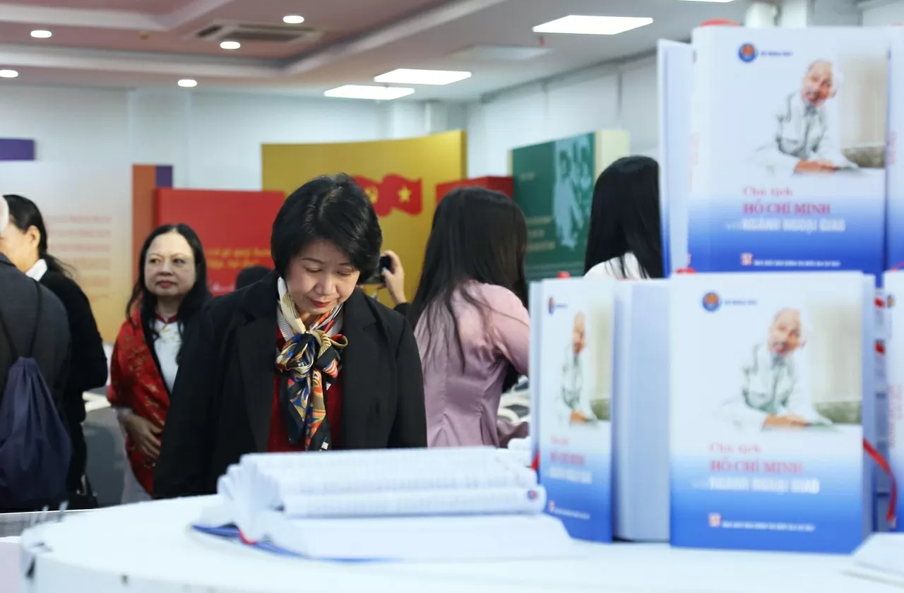 Học viện Ngoại giao tổ chức Triển lãm về Chủ tịch Hồ Chí Minh nhân Ngày Nhà giáo Việt Nam